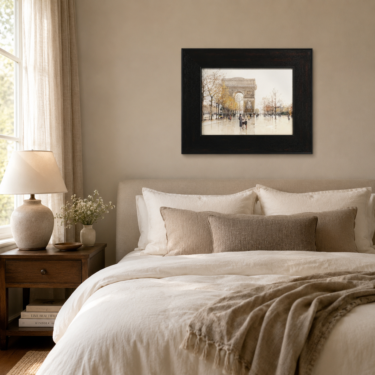Arc de Triomphe Street Scene